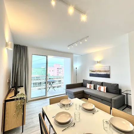 Apartamento Nuevo, A 90 Metros De La Playa Y Con Vistas Al Mar *