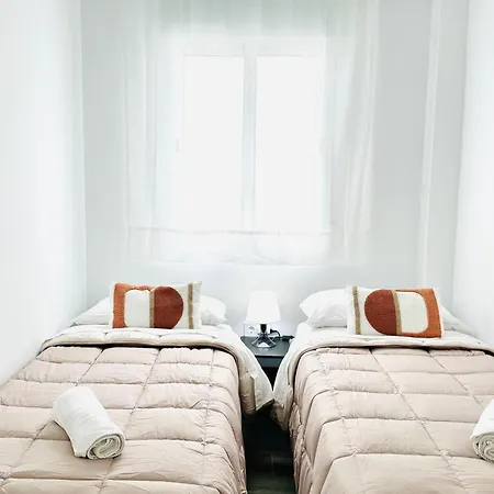 Nuevo, A 90 Metros De La Playa Y Con Vistas Al Mar Apartament